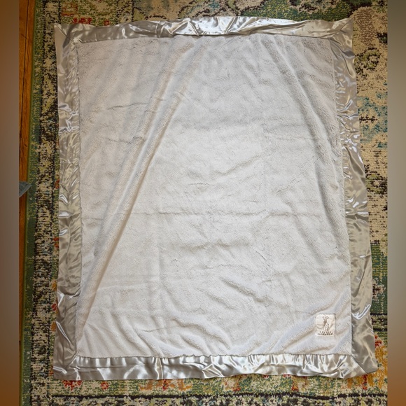 LUXURY BABY BUNDLE- baby blanket & lovey (BRAND NEW WITH TAGS) - retails $150 - Picture 9 of 14